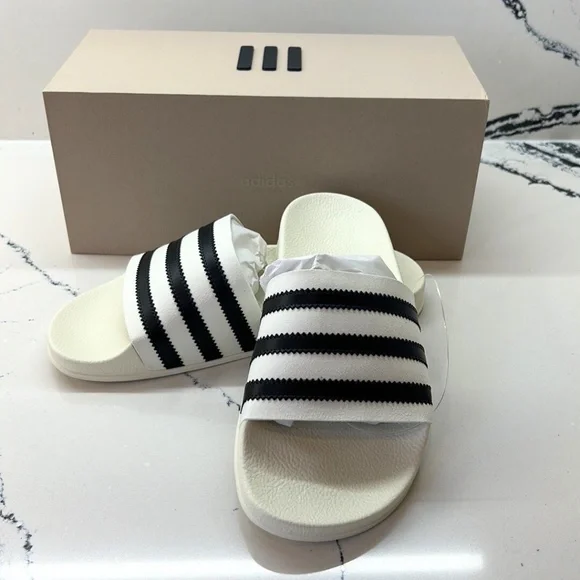 靴 adidas x Fear of God Athletics Adilette Adidas X Fear Of God Athletics Adilette White Sandals